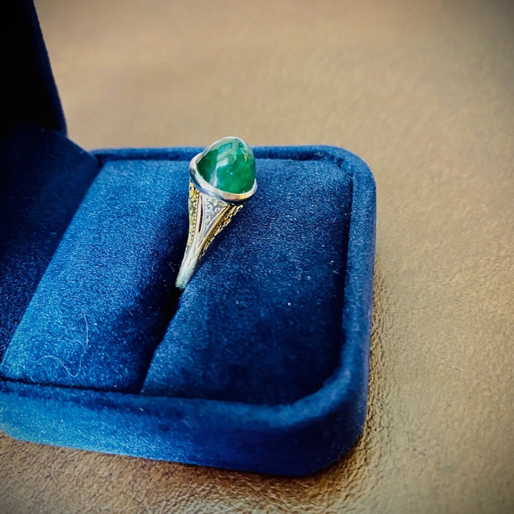 Art Deco Emerald Cabochon Ring - Picture 2 of 13